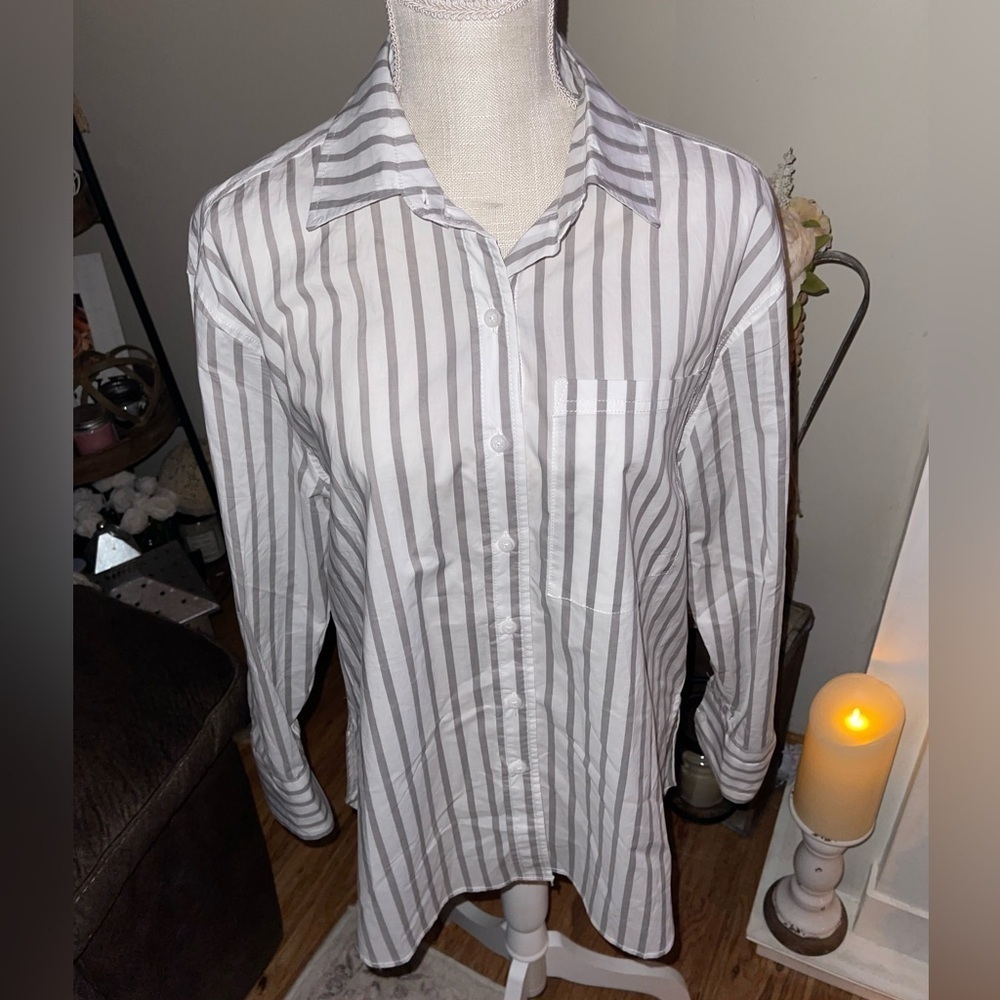 Lola River button down shirt. A little oversized imo size S NWOT